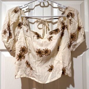 Altar'd State Cream Puff Sleeve Crop Blouse. Size Small. NWT